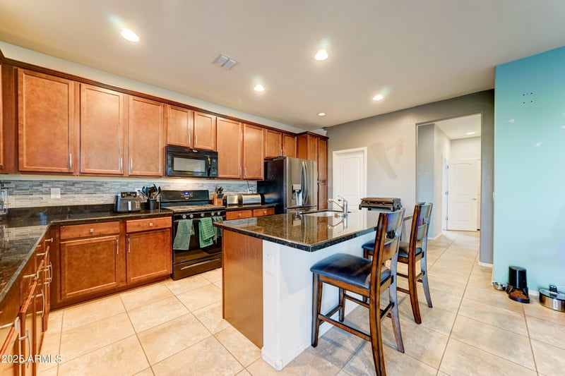 35587 Donovan Dr, San Tan Valley, AZ 85144