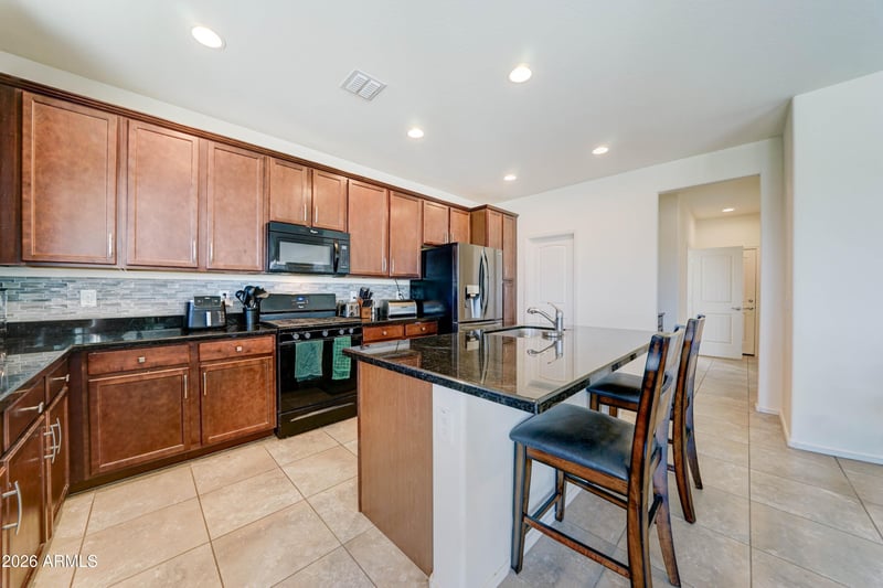 35587 Donovan Dr, San Tan Valley, AZ 85144