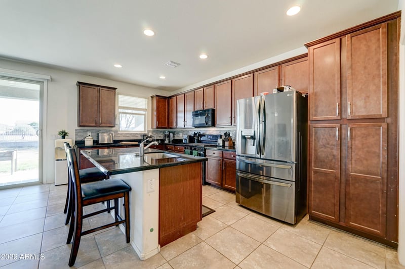 35587 Donovan Dr, San Tan Valley, AZ 85144