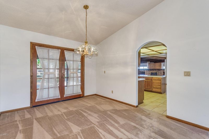 35635 N 7th St, Phoenix, AZ 85086