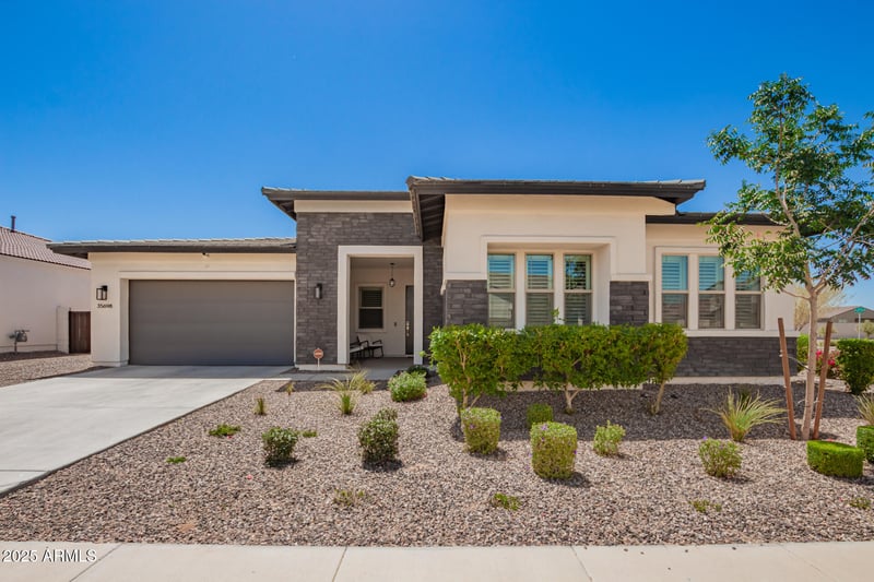 35698 Gemstone Way, San Tan Valley, AZ 85144