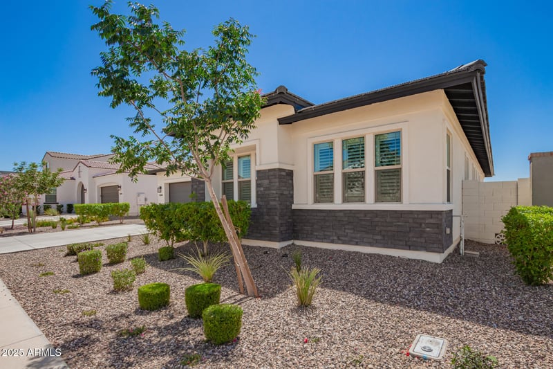 35698 Gemstone Way, San Tan Valley, AZ 85144