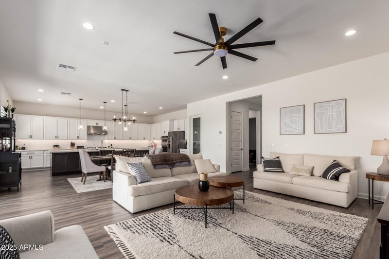 35698 Gemstone Way, San Tan Valley, AZ 85144