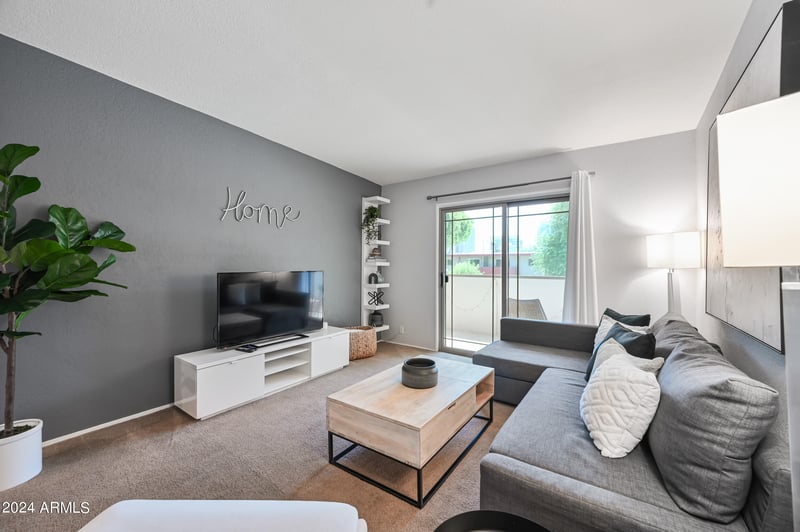 357 E Thomas Rd #A208, Phoenix, AZ 85012