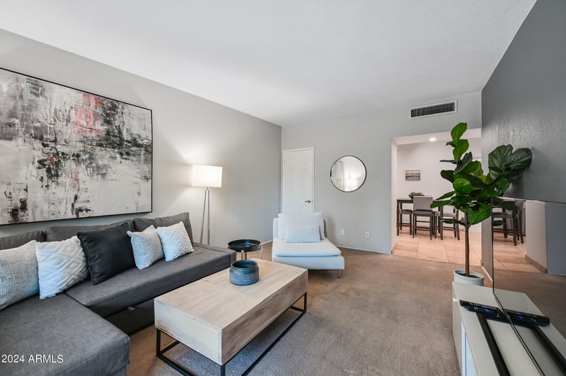357 E Thomas Rd #A208, Phoenix, AZ 85012