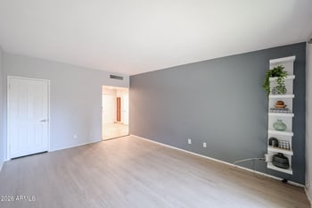 357 E Thomas Rd #A208, Phoenix, AZ 85012