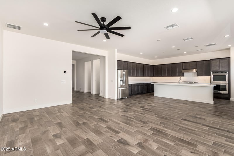 35721 Geode Way, San Tan Valley, AZ 85144