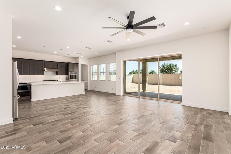 35721 Geode Way, San Tan Valley, AZ 85144