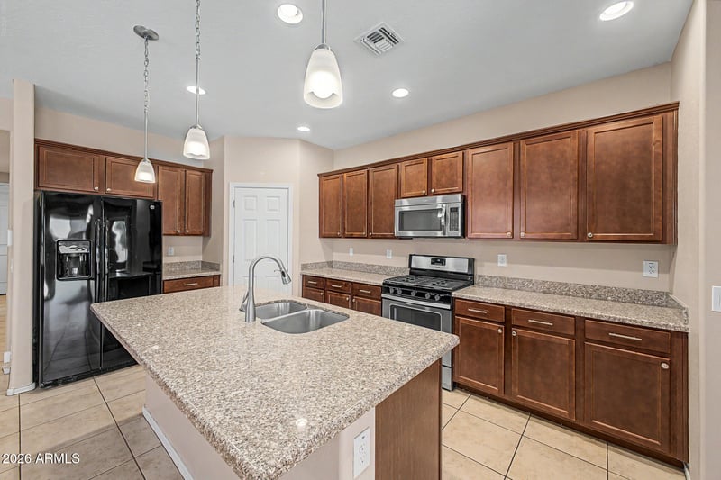 35744 Bandolier Dr, San Tan Valley, AZ 85144