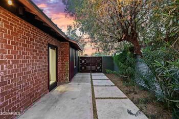 358 Whitton Ave, Phoenix, AZ 85012