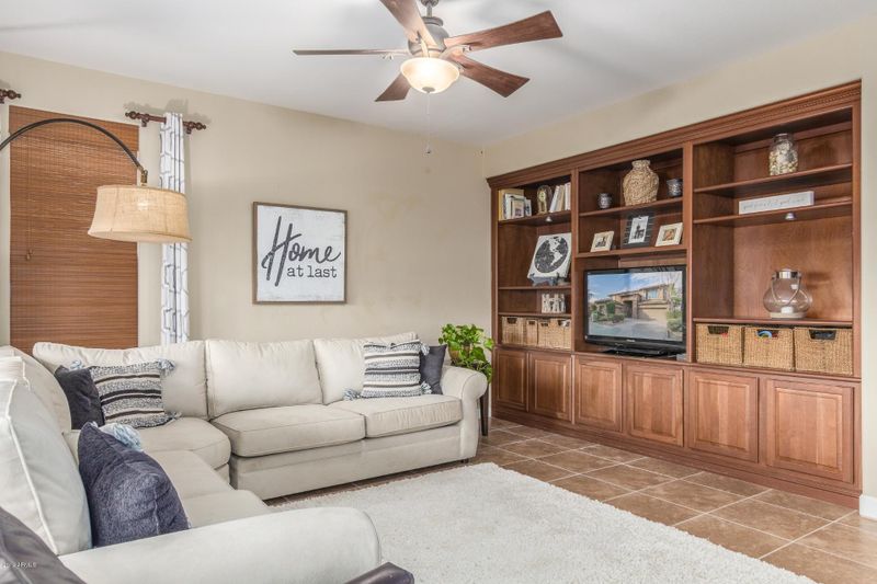 35827 N 33rd Ln, Phoenix, AZ 85086