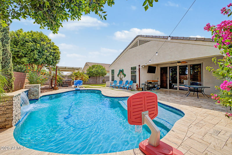 35871 N Loemann Dr, San Tan Valley, AZ 85143