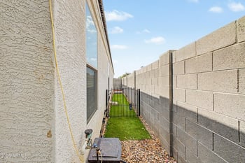 35871 Loemann Dr, San Tan Valley, AZ 85143