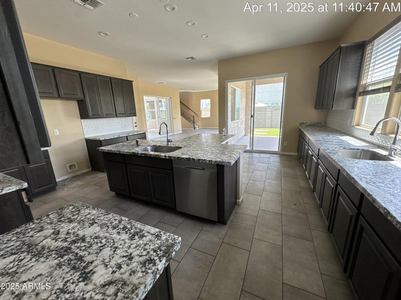 359 157th Ln, Goodyear, AZ 85338