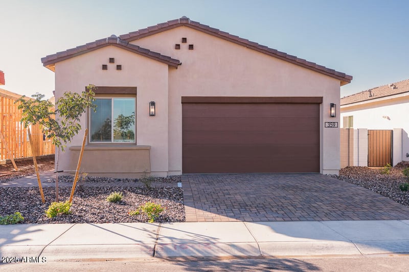 359 Eldora Ln, San Tan Valley, AZ 85140