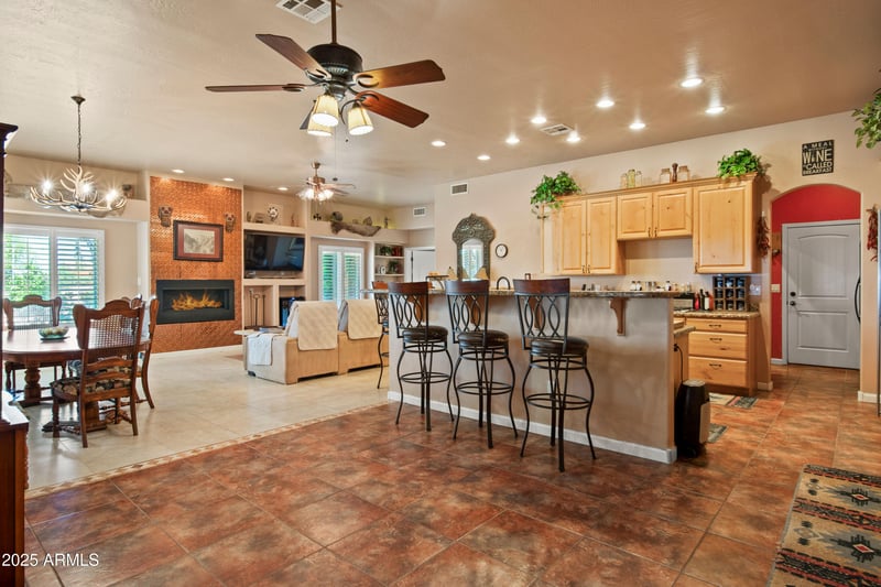35916 213th Dr, Wittmann, AZ 85361