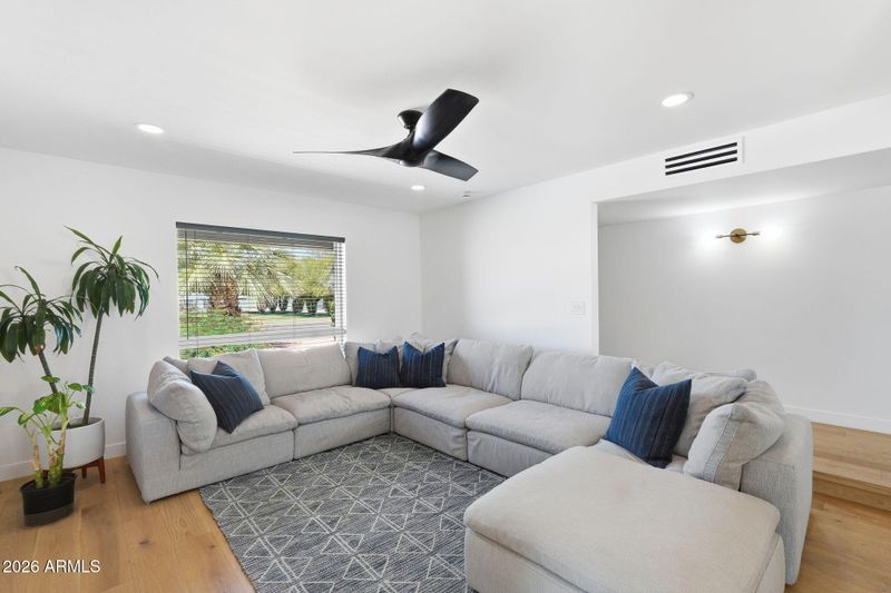 3601 E Cholla St, Phoenix, AZ 85028