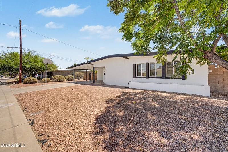 3601 E Laurel Ln, Phoenix, AZ 85028