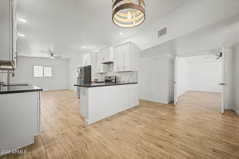 3601 E Laurel Ln, Phoenix, AZ 85028