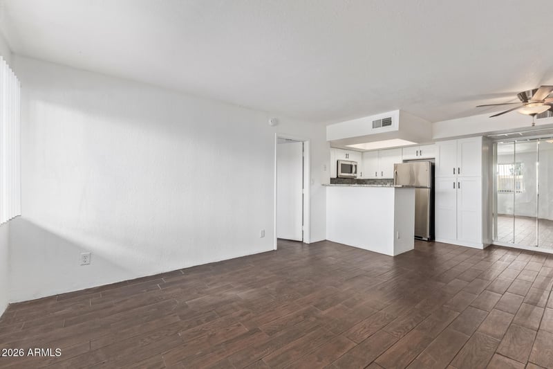 3601 W Tierra Buena Ln #271, Phoenix, AZ 85053