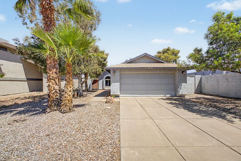 3602 W Behrend Dr, Glendale, AZ 85308
