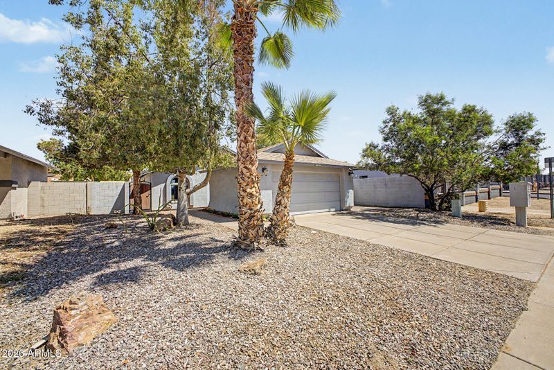 3602 W Behrend Dr, Glendale, AZ 85308