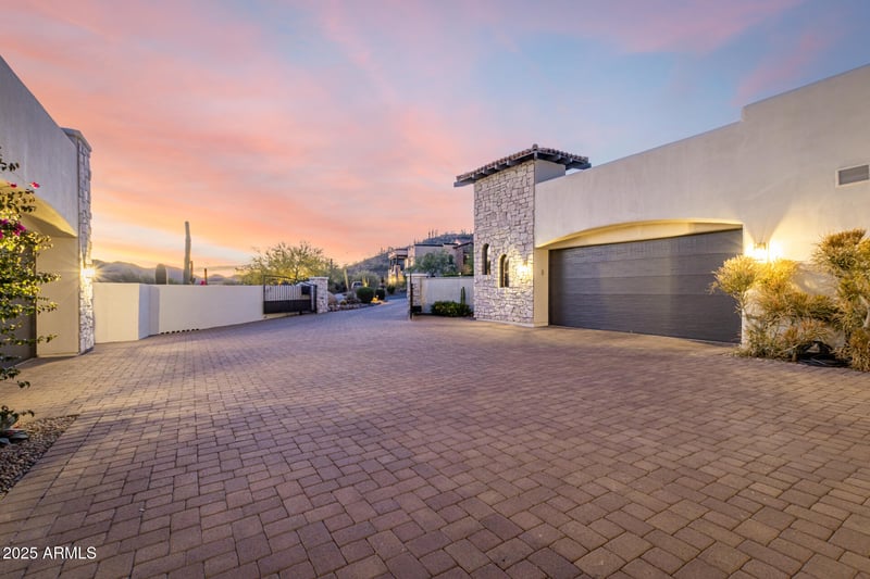 36075 Summit Dr, Cave Creek, AZ 85331