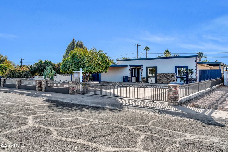 3609 W Griswold Rd, Phoenix, AZ 85051
