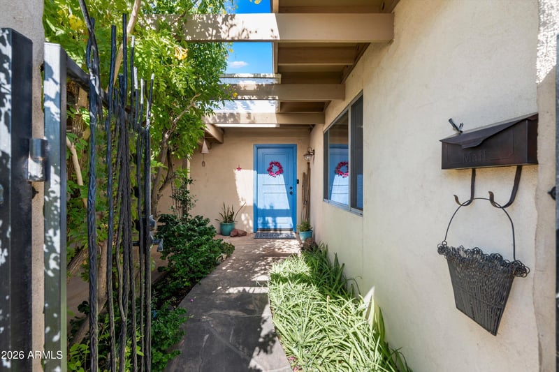 3610 E Sunnyside Dr, Phoenix, AZ 85028
