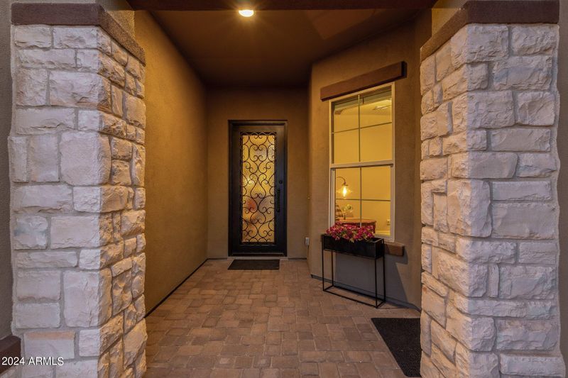 3611 W Hiddenview Dr, Phoenix, AZ 85045