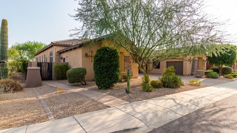 3613 E Robin Ln, Phoenix, AZ 85050
