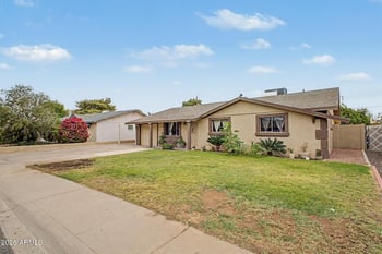3613 Echo Ln, Phoenix, AZ 85051