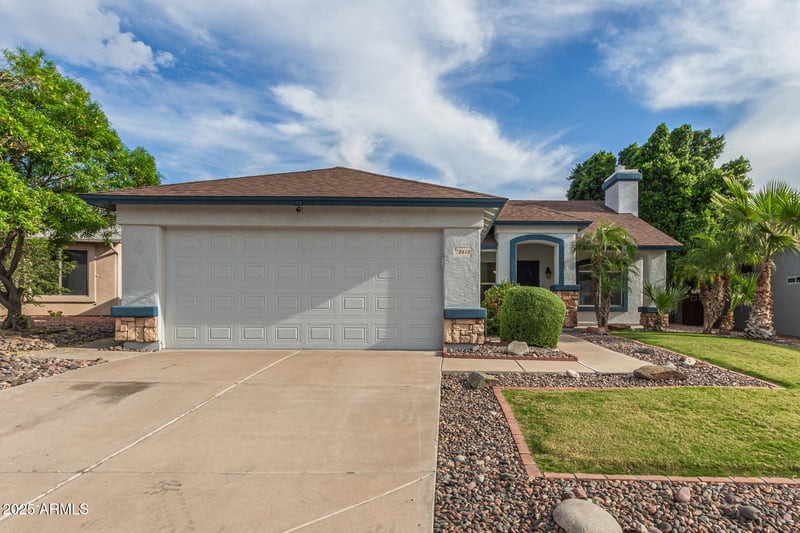 3615 Cat Balue Dr, Glendale, AZ 85308