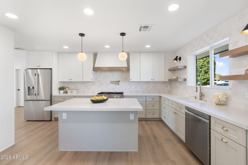 3615 E Clarendon Ave, Phoenix, AZ 85018