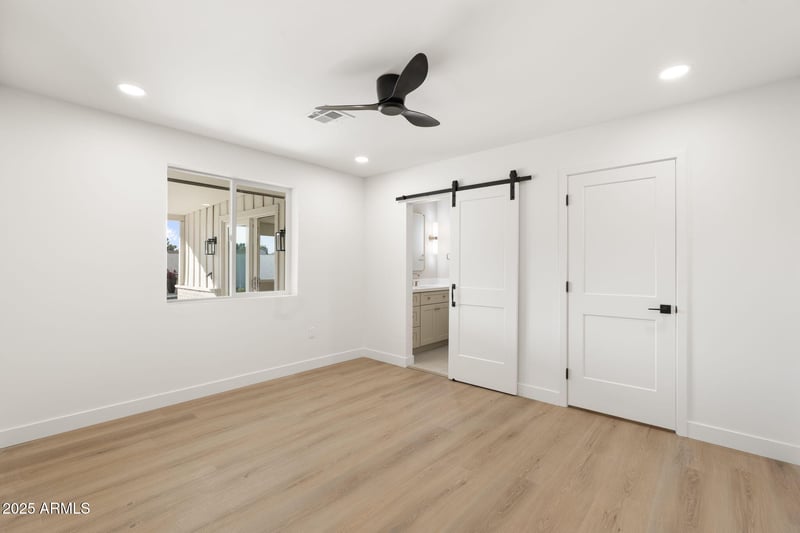 3615 E Clarendon Ave, Phoenix, AZ 85018