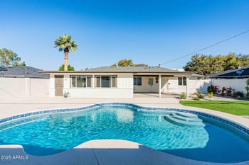 3615 E Clarendon Ave, Phoenix, AZ 85018