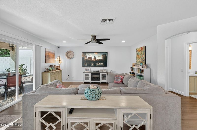 3615 E Desert Willow Rd, Phoenix, AZ 85044