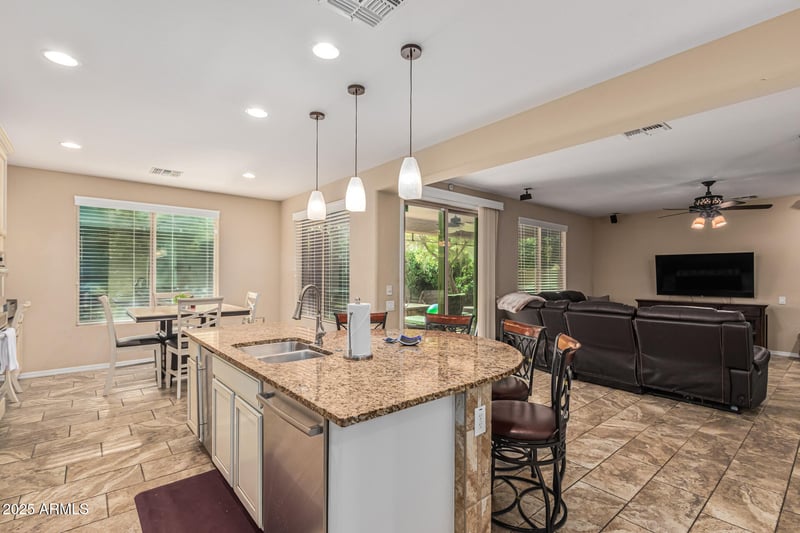 3615 Salter Dr, Phoenix, AZ 85050