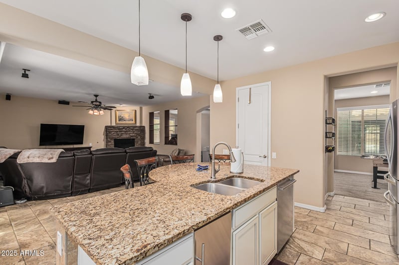 3615 Salter Dr, Phoenix, AZ 85050