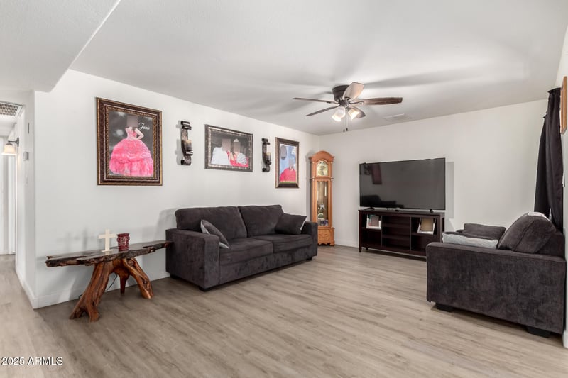 3618 87th Ave, Phoenix, AZ 85037