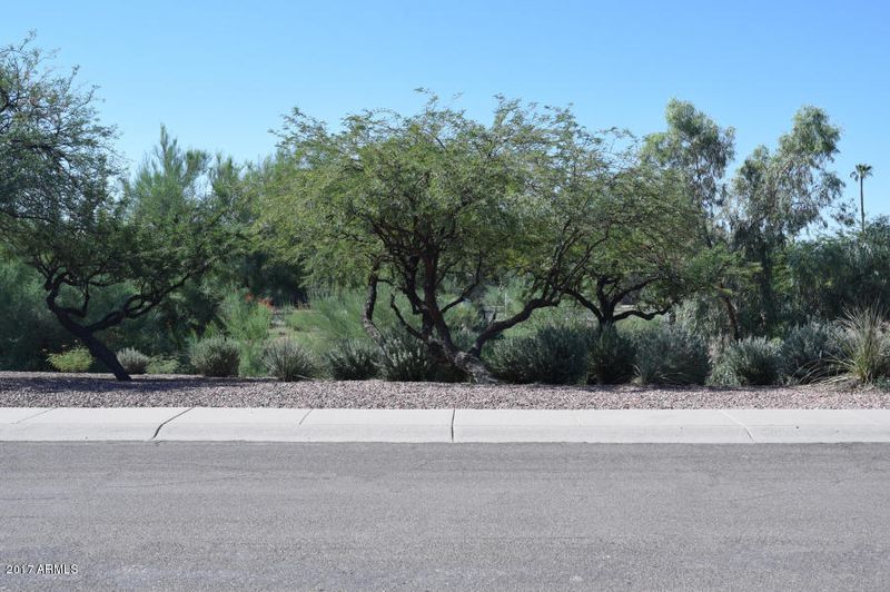 3620 E South Fork Dr, Phoenix, AZ 85044