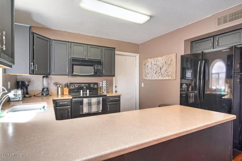 3620 E South Fork Dr, Phoenix, AZ 85044