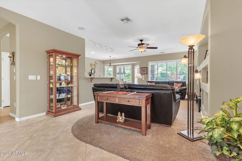 3624 County Down Dr, Chandler, AZ 85249