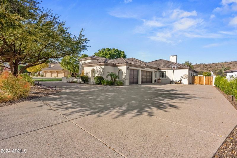 3624 E Coconino Ct, Phoenix, AZ 85044