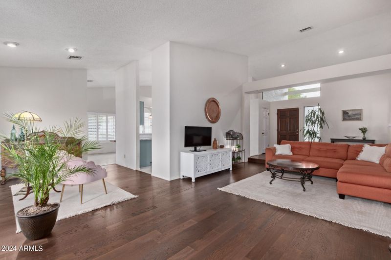 3626 E Goldfinch Gate Ln, Phoenix, AZ 85044