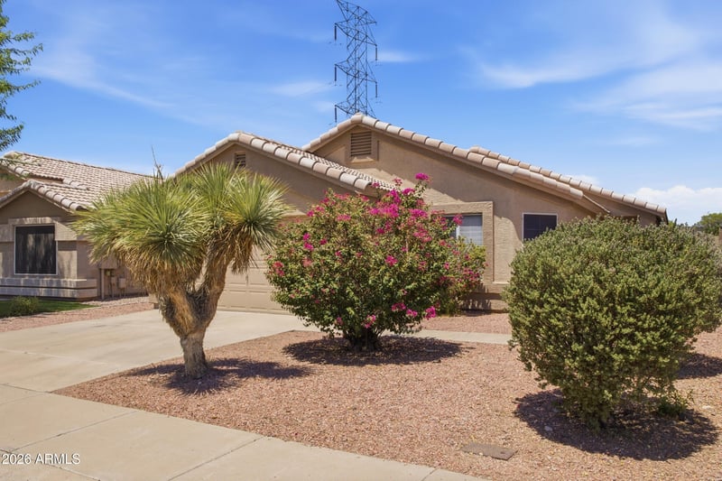 3626 W Saguaro Park Ln, Glendale, AZ 85310