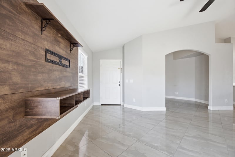 3626 W Saguaro Park Ln, Glendale, AZ 85310