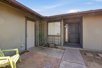3627 Mauna Loa Ln, Phoenix, AZ 85053
