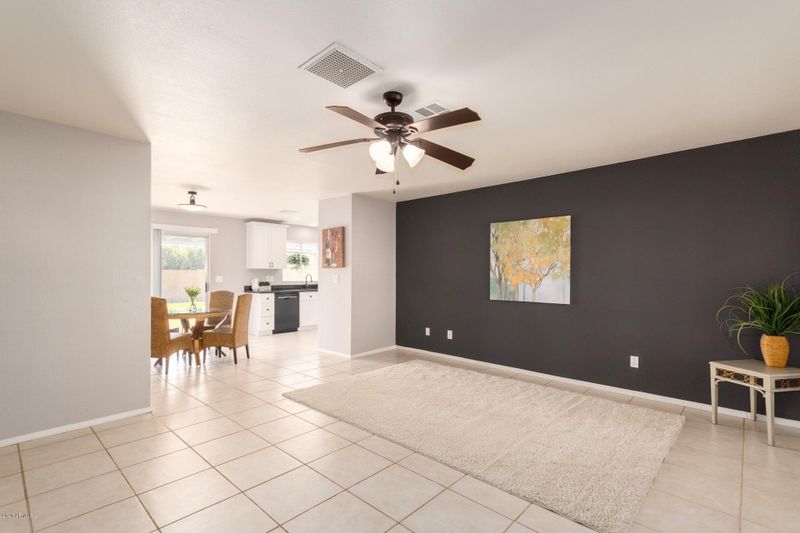 3627 W Oraibi Dr, Glendale, AZ 85308