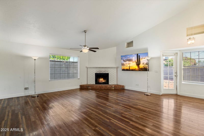 3629 Behrend Dr, Glendale, AZ 85308